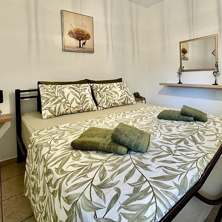 Agis Apartment Kavála ภายนอก รูปภาพ