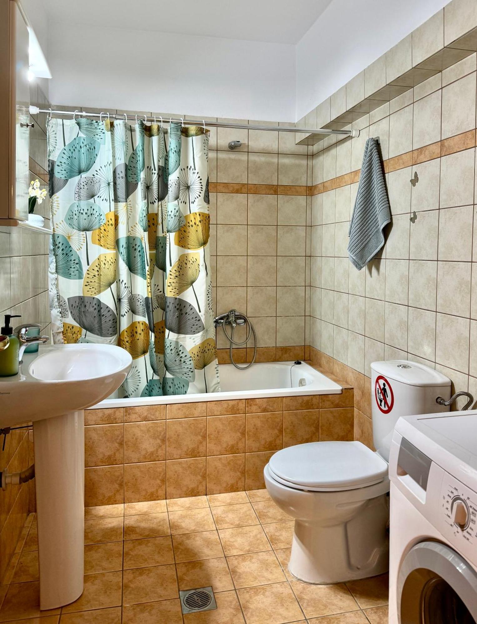 Agis Apartment Kavála ภายนอก รูปภาพ